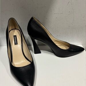 Nine West Black Heels Classic Leather Pumps